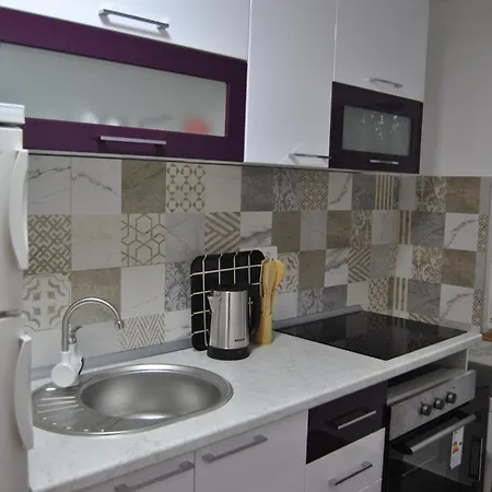 Family & Friends -free Parking Apartment