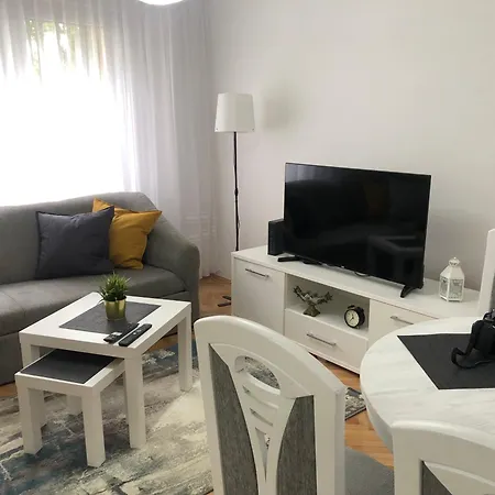 Family & Friends -free Parking *