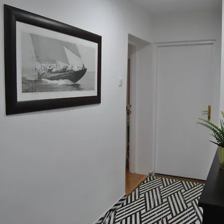 Family & Friends -free Parking *